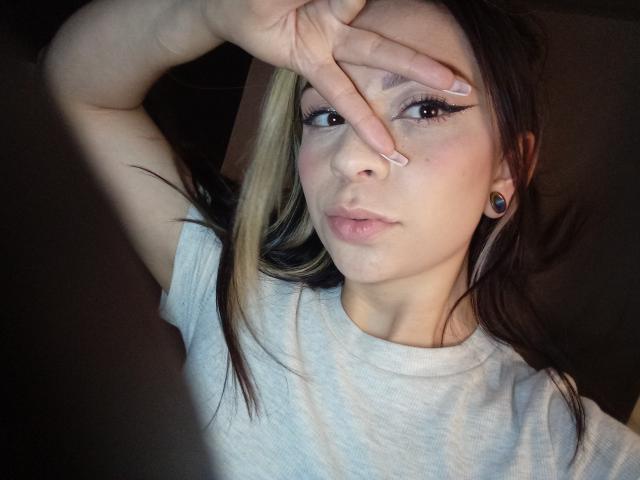 ZoeThompson - Live sex cam - 10799039