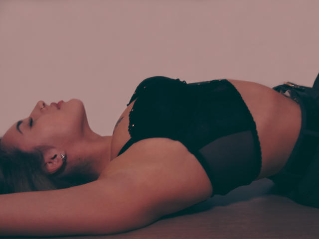 ChloeFloyd - Live Sex Cam - 10799755