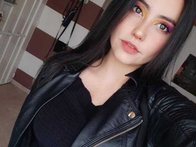 LindaFerrari - Live Sex Cam - 10860803