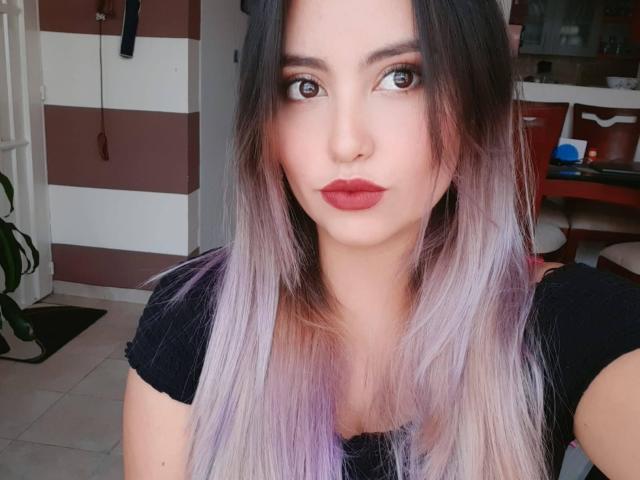 LindaFerrari - Live sexe cam - 10860819