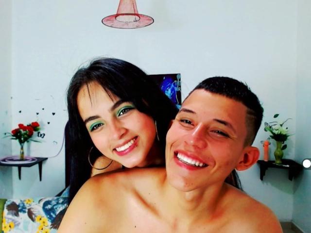 HotDenisAnAnnie - Live sexe cam - 10887407