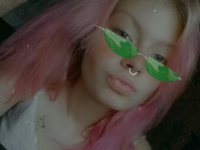 EmilyAndHarry - Sexe cam en vivo - 10899999