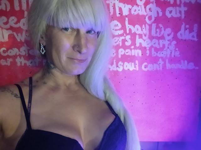 EllieAnna - Sexe cam en vivo - 10901727