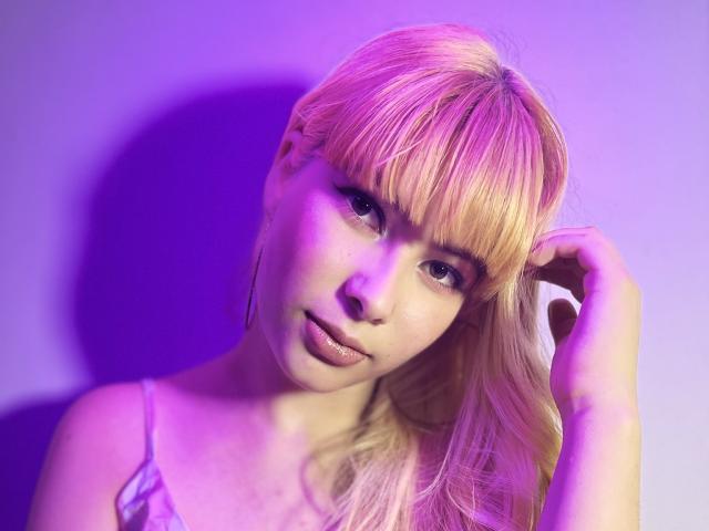 RoseMiler - Live Sex Cam - 10904607