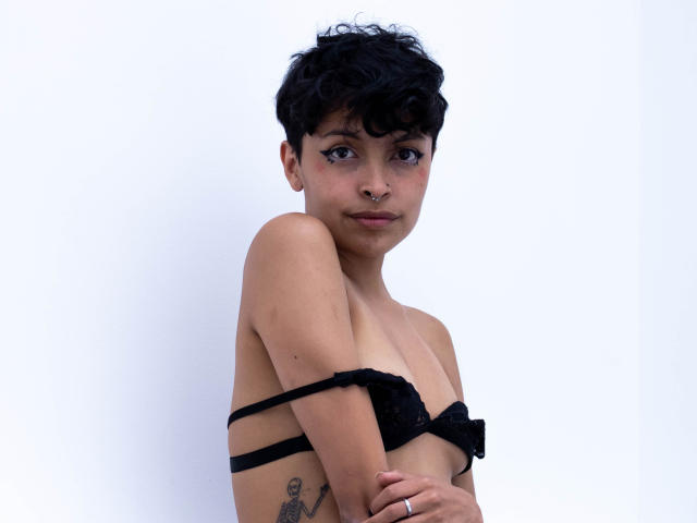 PrettyBeatrice - сексуальная веб-камера в реальном времени - 10930087