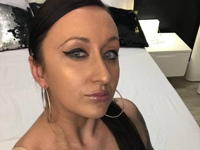 AmalyaKale - Sexe cam en vivo - 10967519