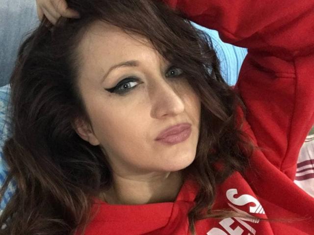 AmalyaKale - Sexe cam en vivo - 10967567