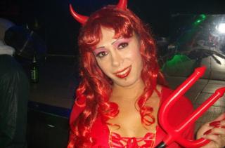 AlejaShemale - Show live sex avec cette Transsexuel au sexe complètement rasé  