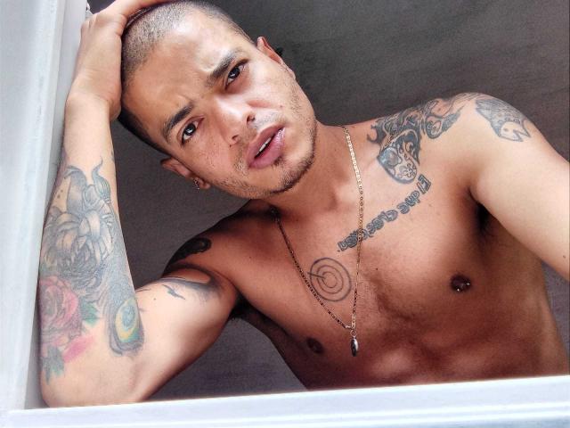 JohnyColer - Sexe cam en vivo - 11002427