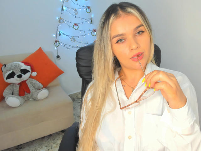 ValerieStone - Live porn &amp; sex cam - 11033115