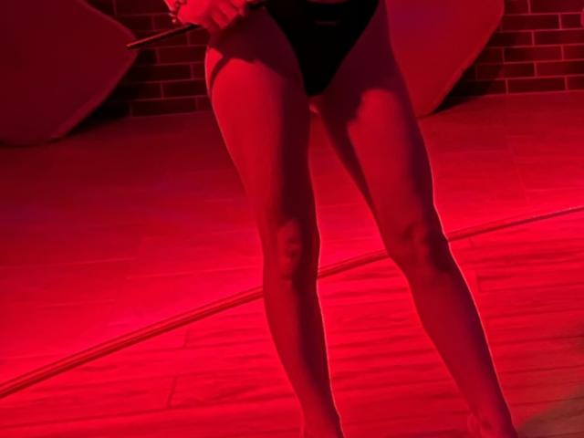 AdelinaElmer - Sexe cam en vivo - 11037403