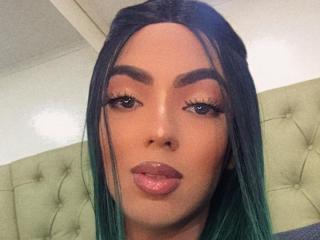 LauraCollingss - Live porn &amp; sex cam - 11042811