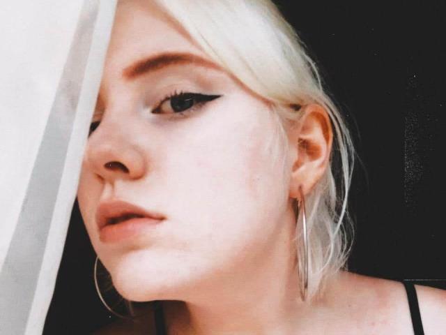 HoneyXBee - Live sexe cam - 11045783