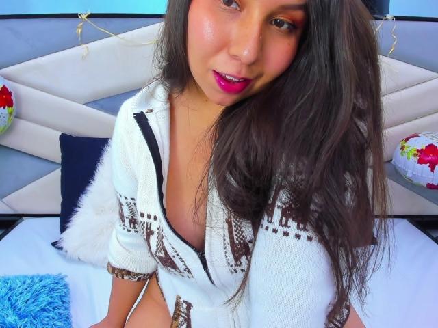 ColeteAlbert - Live porn &amp; sex cam - 11051055