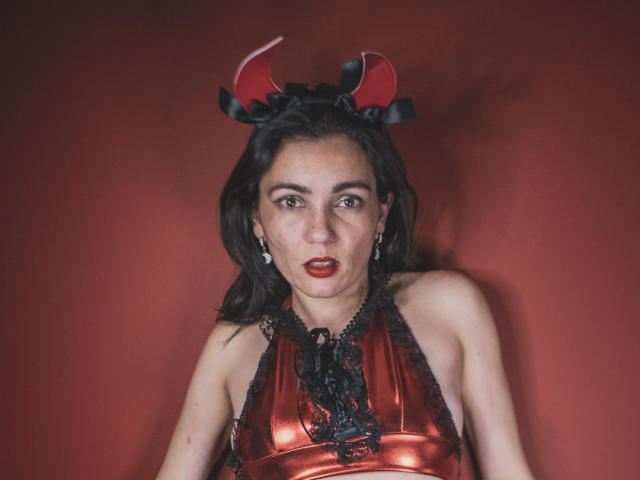 SaharaKmm - Élő pornó és szexkamera - 11058599