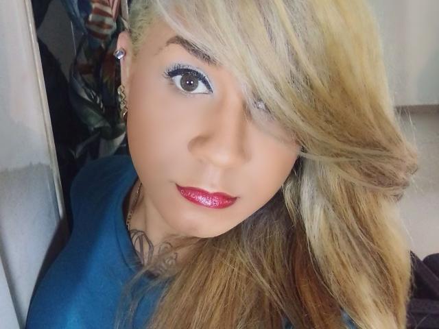 MeghanDollTs - Live sexe cam - 11080494
