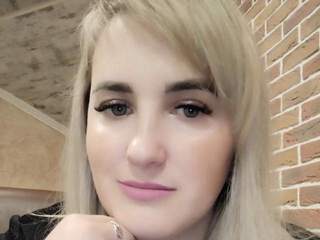 MonicaLyn - Live sexe cam - 11156422