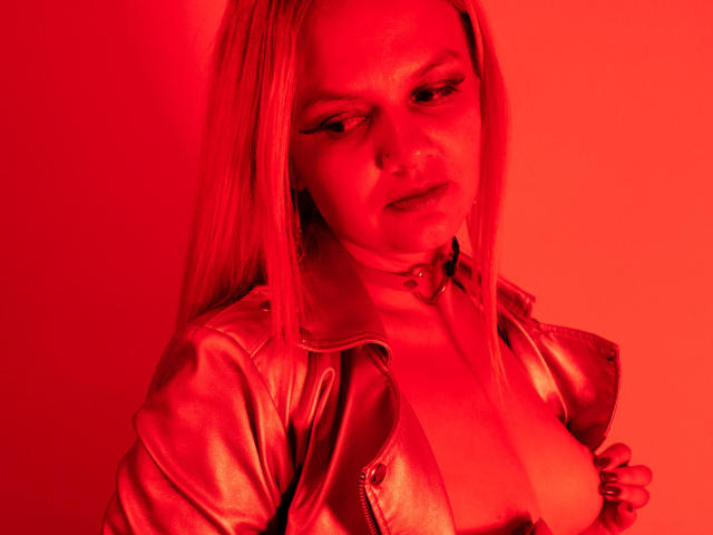 ScarlettRhodes - Porno na żywo i seks kamera - 11168214