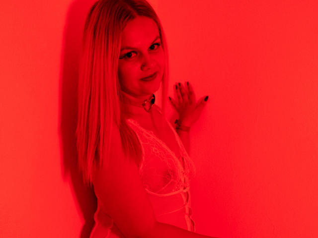 ScarlettRhodes - Porno na żywo i seks kamera - 11168234