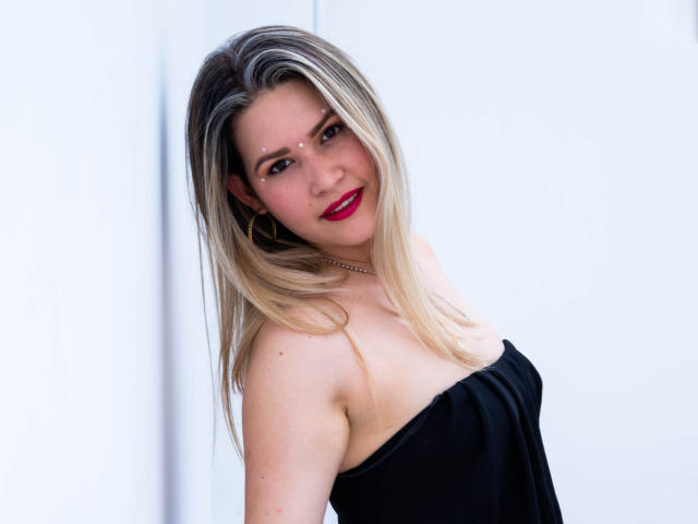 LucieCastler - Live sexe cam - 11217210
