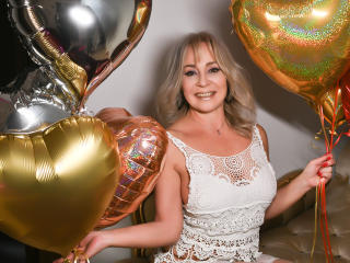 EmilyLoewe - сексуальная веб-камера в реальном времени - 11376475