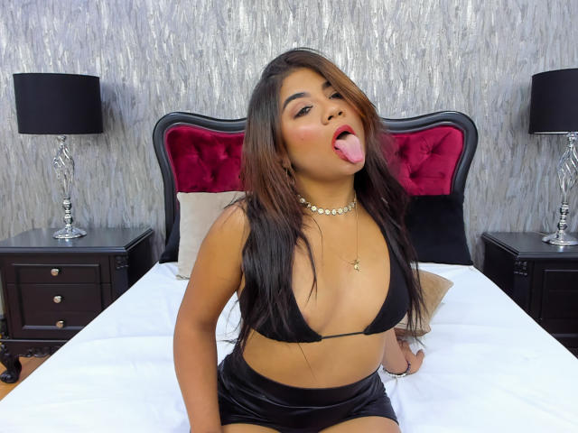 ValerieBlake - Live sex cam - 11390179