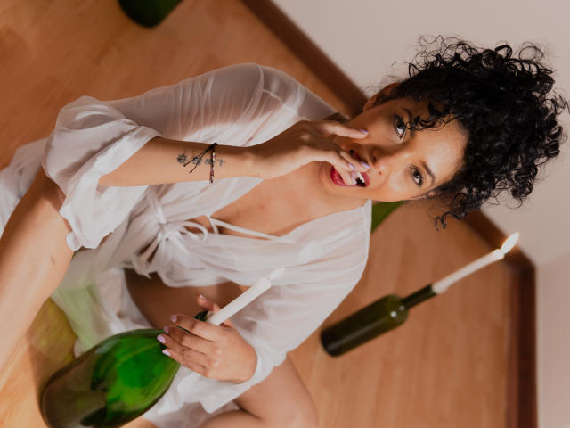 SalmaJoness - Live Sex Cam - 11447160