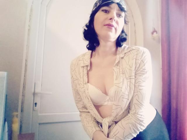 DiamondLeona - פורנו בשידור חי ומצלמת סקס - 11513376