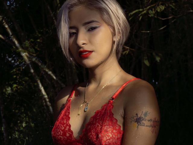 AliceAbernaty - Élő pornó és szexkamera - 11527224