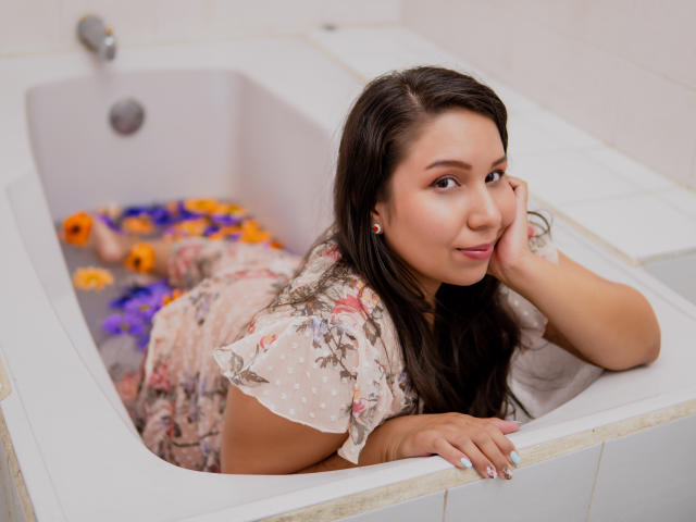 ColeteAlbert - Live porn &amp; sex cam - 11530844