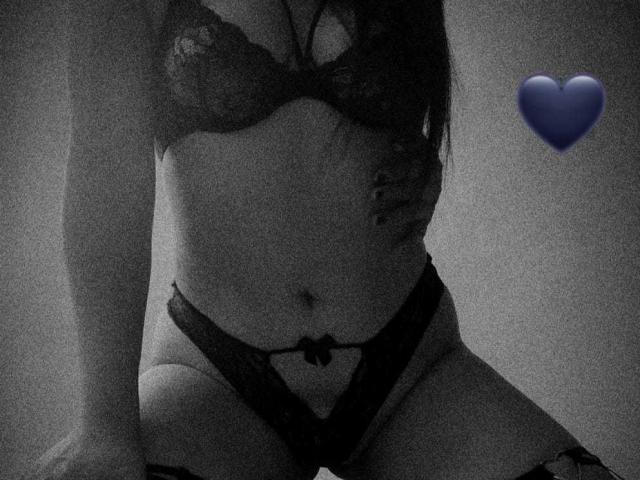 AmeliaBrun - Live sex cam - 11534684