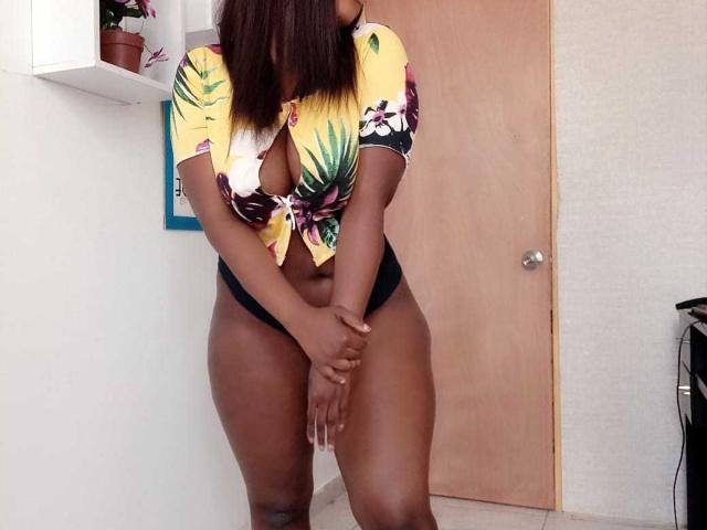 EmiraHot - Live Sex Cam - 11647836