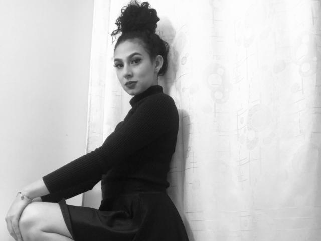 KarolinaRiveroX - Camera khiêu dâm &amp; quyến rũ trực tiếp - 11792040