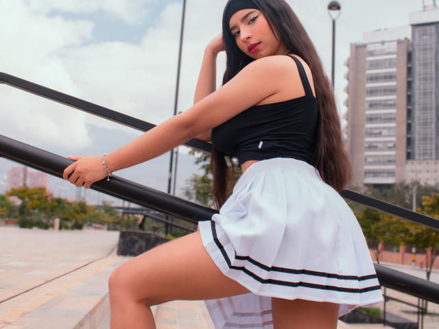 MiaSuarez - Live sex cam - 11810404