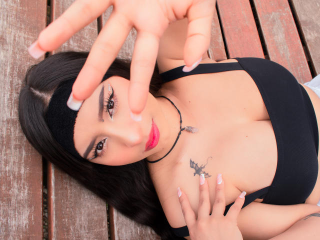 MiaSuarez - Live porn &amp; sex cam - 11810416