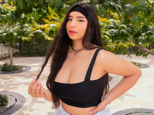 MiaSuarez - Live sexe cam - 11810444