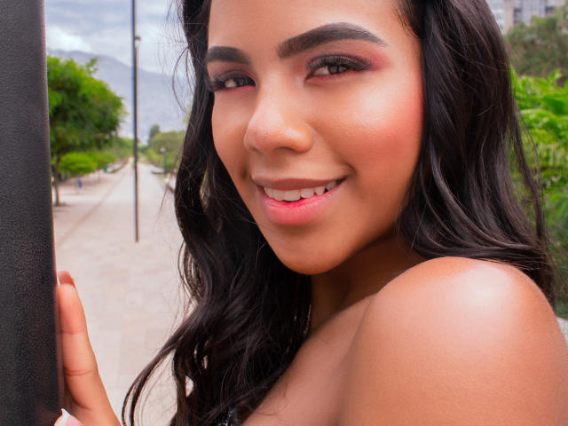 LissReyes - Live porn &amp; sex cam - 11810792