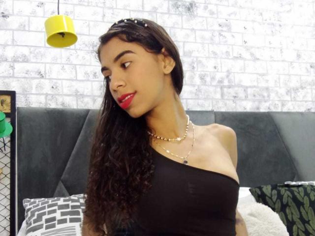 BrunetteAdams - Sexe cam en vivo - 11814840