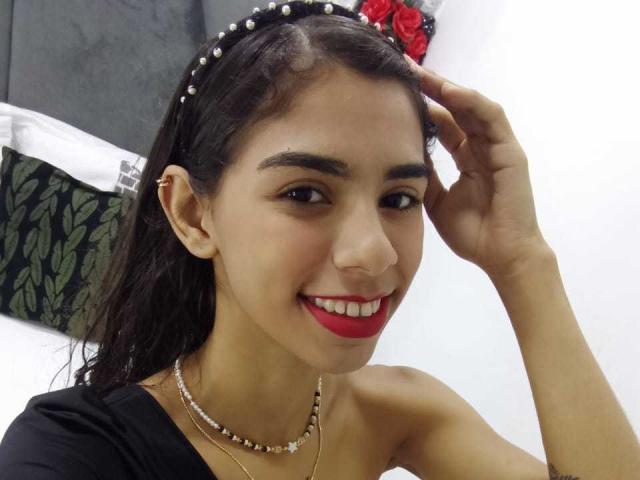 BrunetteAdams - Sexe cam en vivo - 11823372