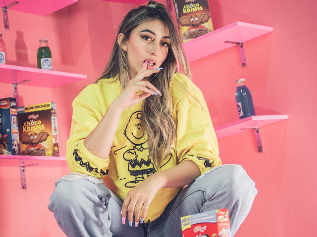 SabrinaMontana - Live sex cam - 11833620