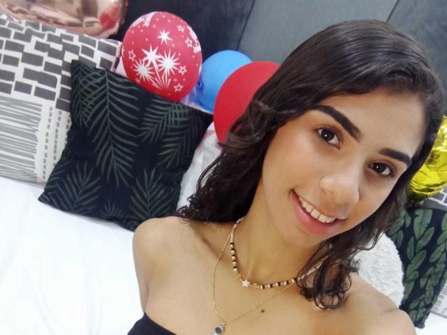 BrunetteAdams - Sexe cam en vivo - 11833752