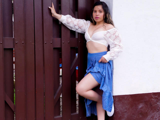 MartinaYoung - Live Sex Cam - 11862060