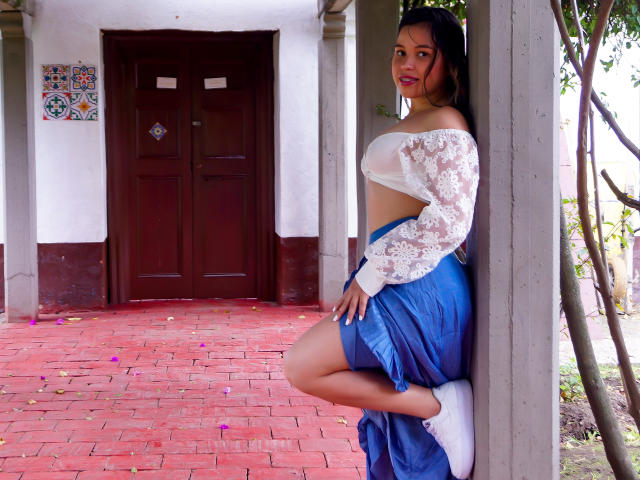 MartinaYoung - Sexe cam en vivo - 11862132