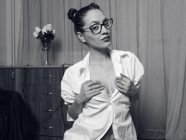 VievienneClemente - Live sex cam - 11869688