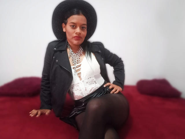 CharniellCorper - Live sexe cam - 11878520