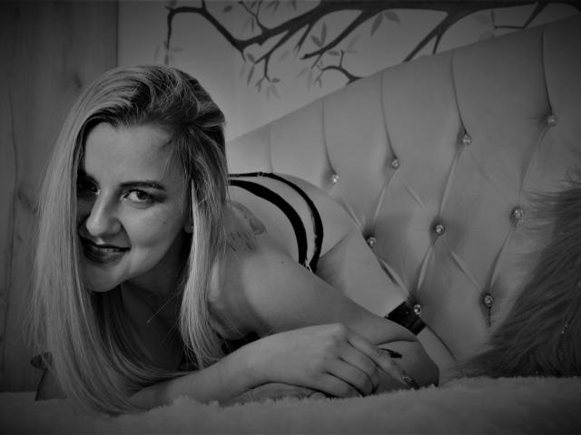 PerlaDivaio - Live sex cam - 11903564