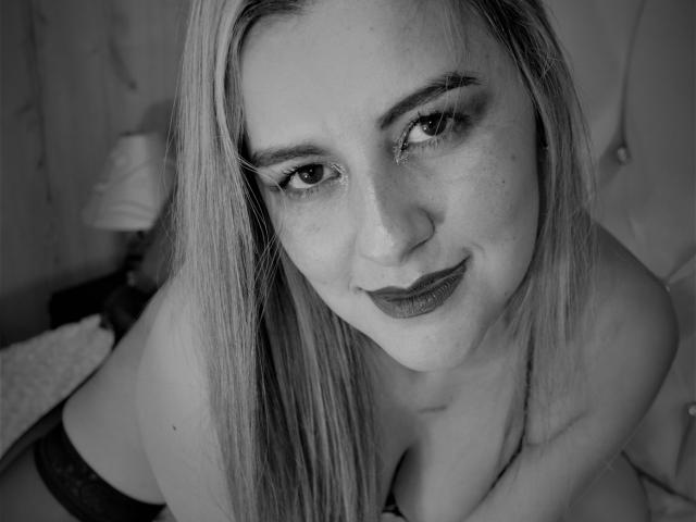 PerlaDivaio - 라이브 포르노 &amp; 섹스 캠 - 11903624