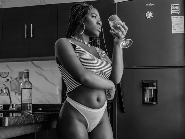 AlissaNoir - Live sexe cam - 11926500