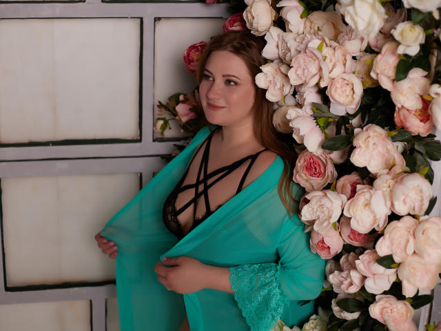 KiraGolden - Live Sex Cam - 11947000