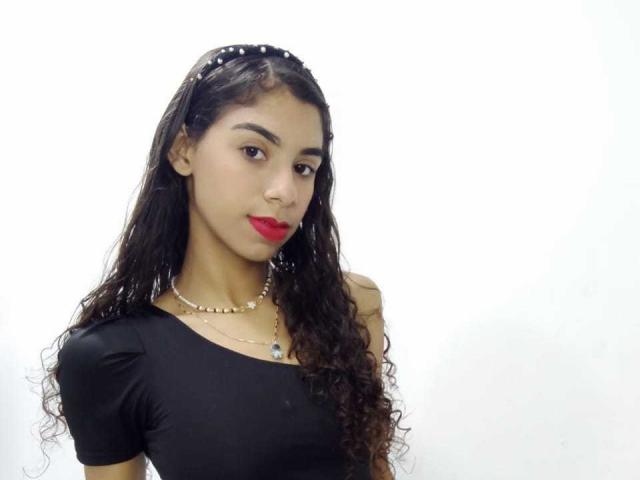 BrunetteAdams - Sexe cam en vivo - 11976548